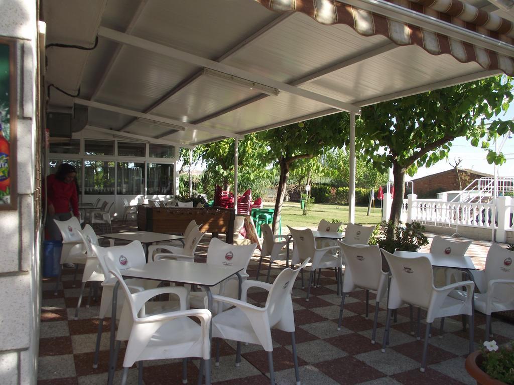 Camping Cubillas Cubillas de Santa Marta Ngoại thất bức ảnh
